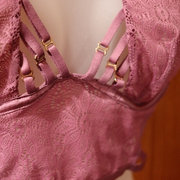 Victoria’s Secret Very Sexy Unlined Plunge Purple Strappy Bralette Medium - Picture 2 of 16
